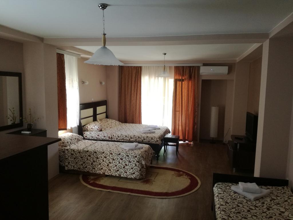 Villa Gala Скопье Экстерьер фото